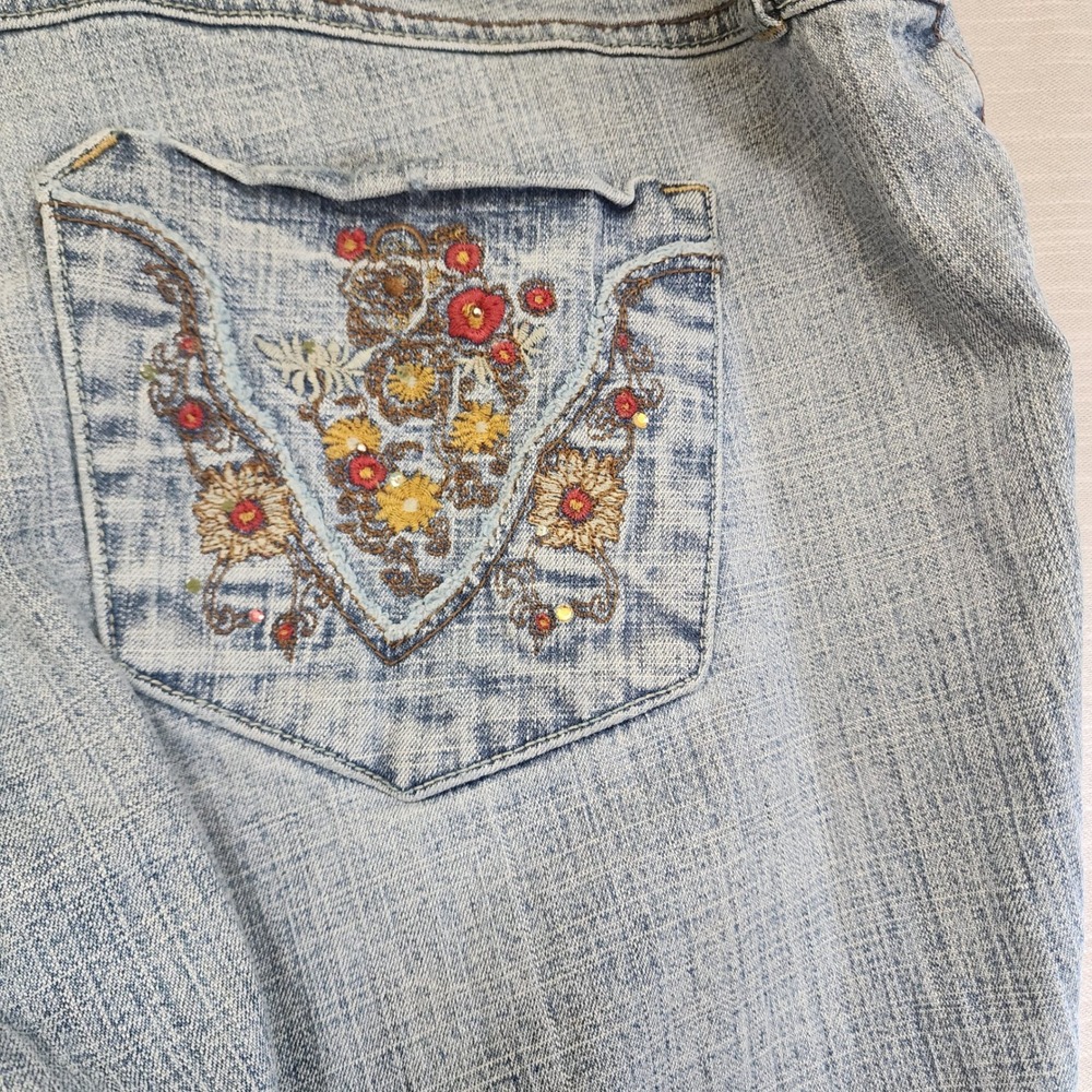 Vintage LEI Sophia Hiphugger Jeans Y2K Embroidered Low Rise Light Wash Size 18 - Picture 4 of 13